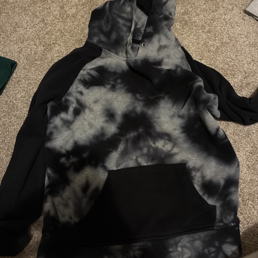 New Black Camo Sweatshirt Kids‎ Size Medium